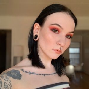 Meet your Posher, Erinn